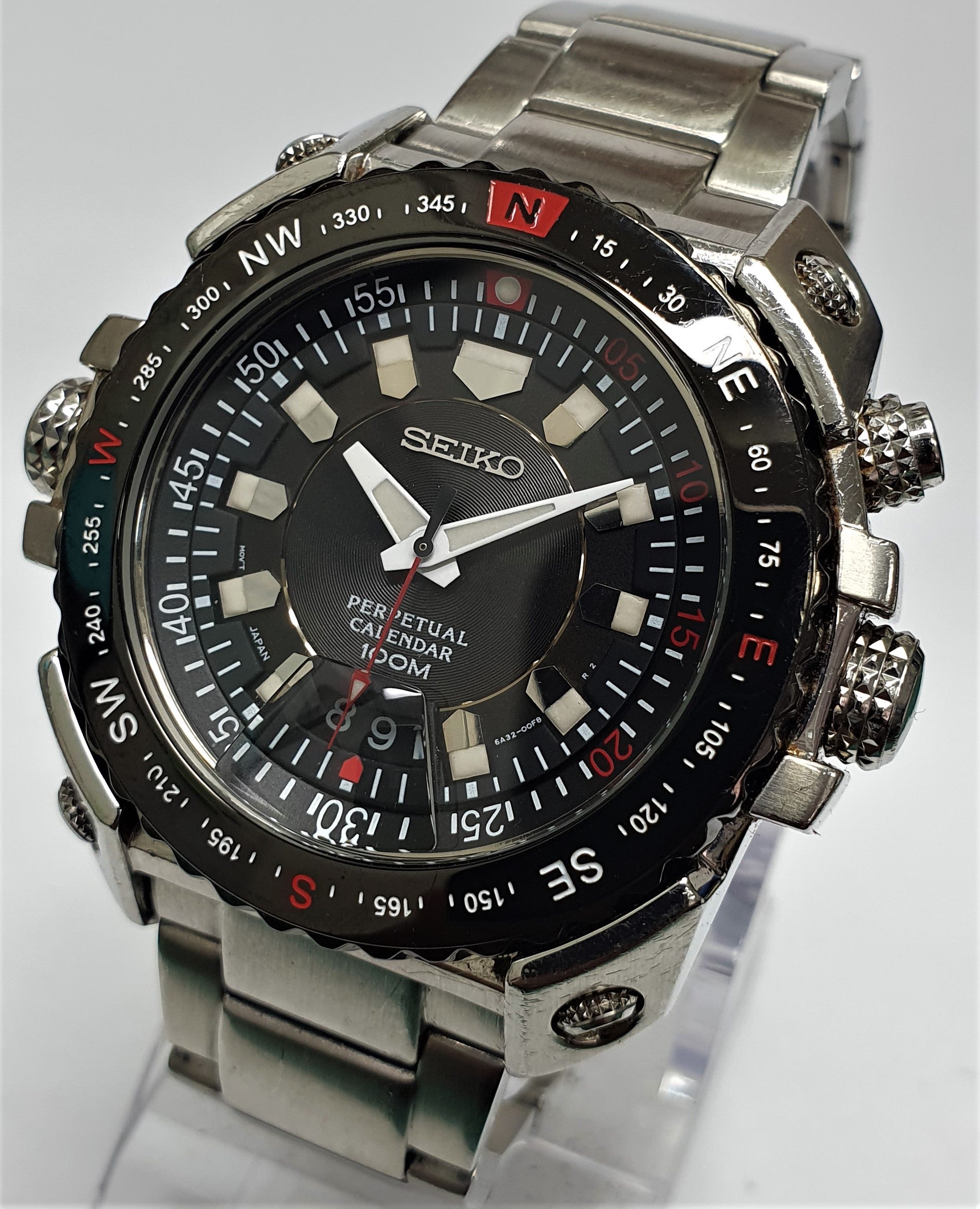 QUARTZ VINTAGE Perpetual Calendar Seiko Quartz 6A32 00E0 Watch Tomb