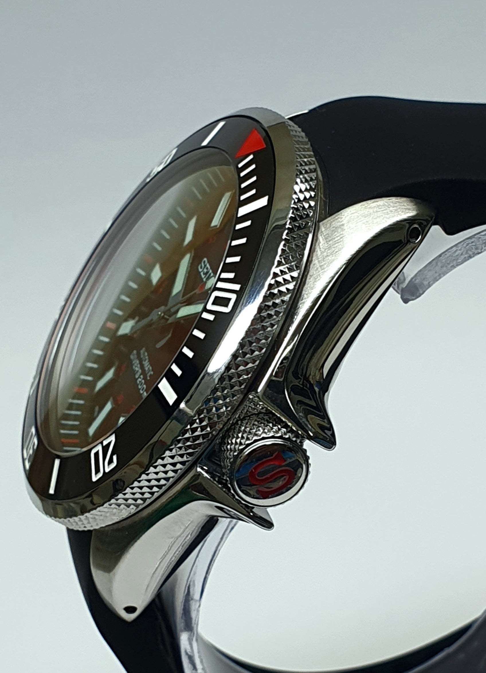 Blood Watch Design Bespoke Custom SKX mini Blood Moon Divers Watch SEIKO NH36 - AKA Blood ...